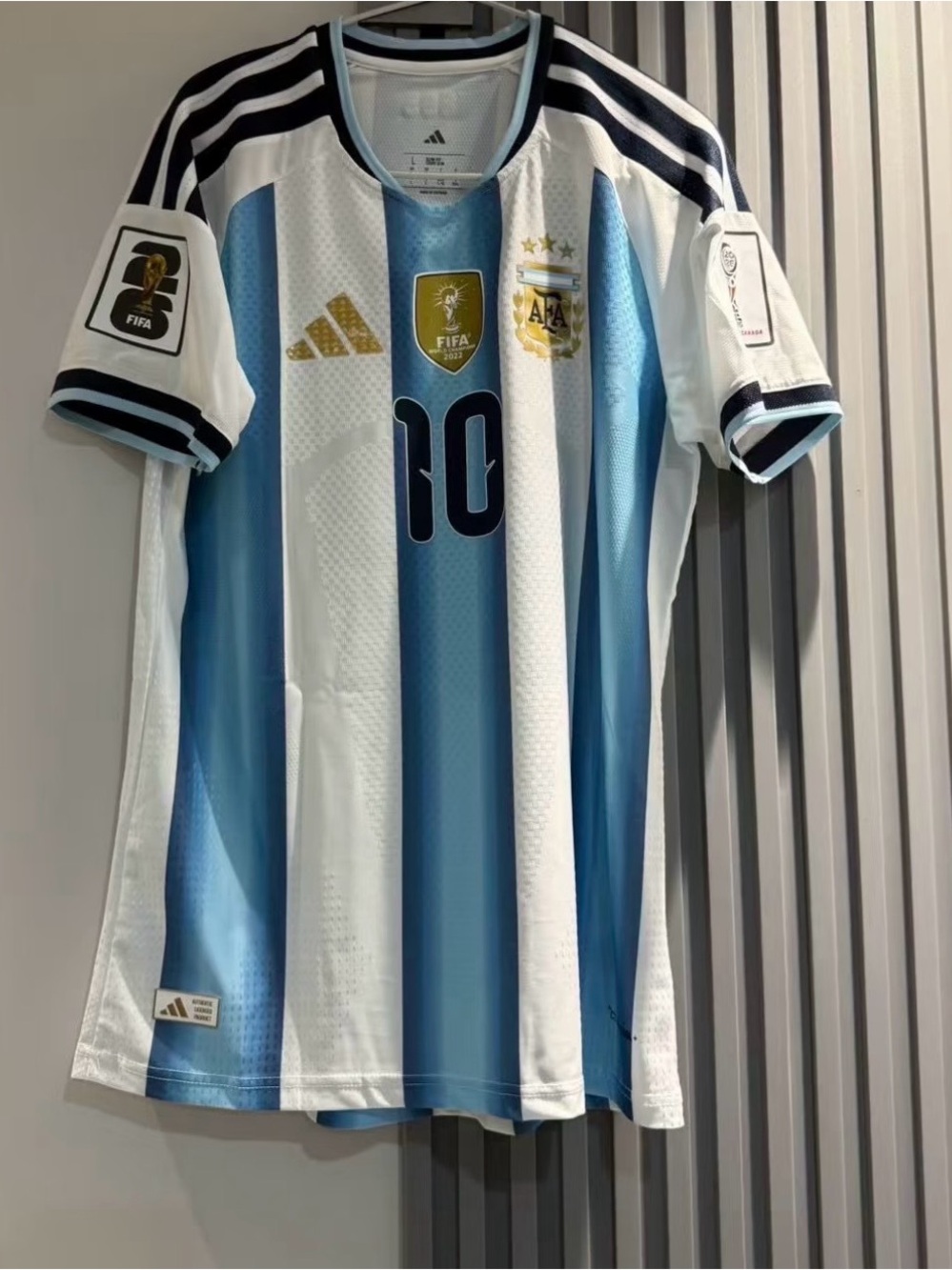 Argentina Home Soccer Jersey - White & Light Blue 2026 World Cup - Picture 2 of 4